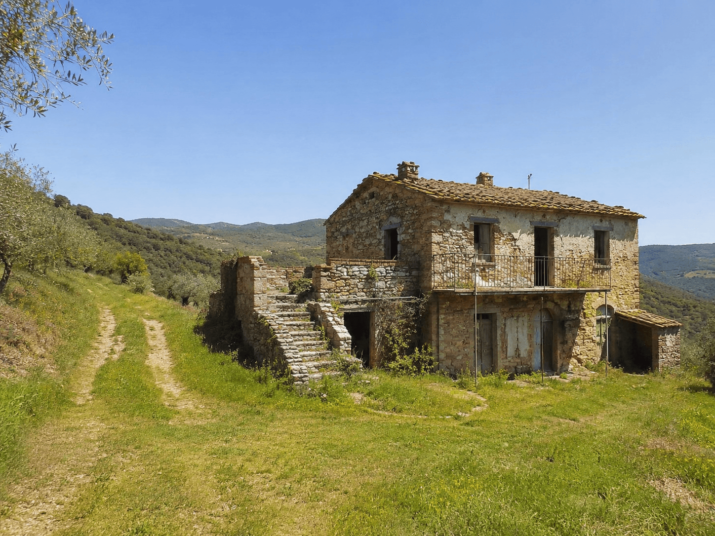 Stone house in the Italian countryside